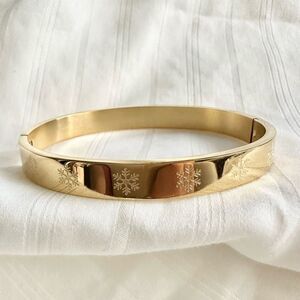 Mod Gold Snowflake bangle bracelet yes